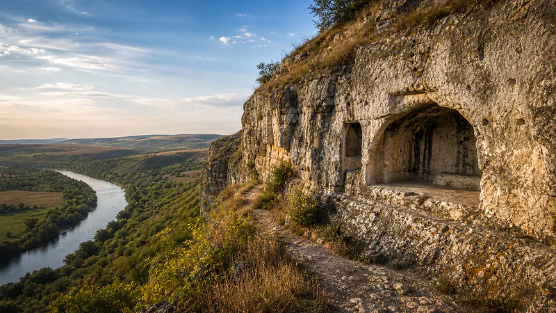Mănăstirea rupestră a pârcălabului Albu