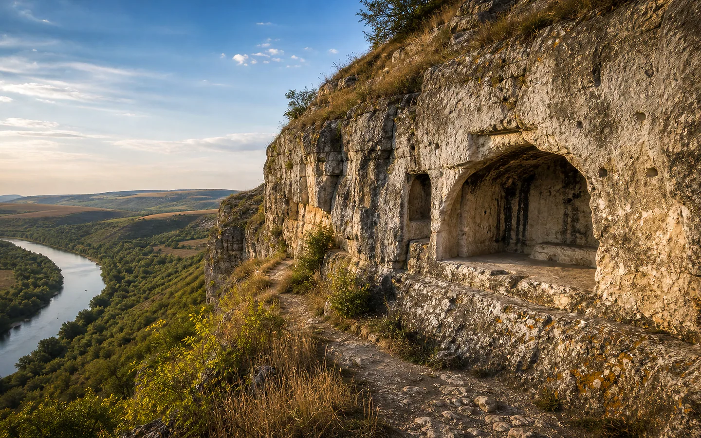 Mănăstirea rupestră a pârcălabului Albu